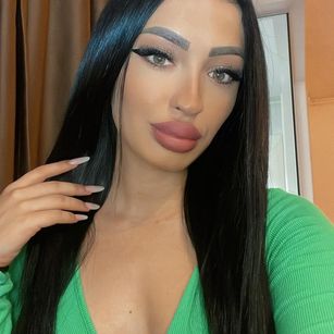 Model - VictoriaLane fetish