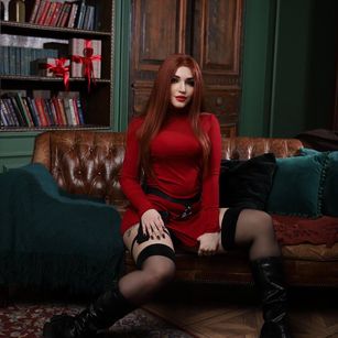 Model - Natalie tease