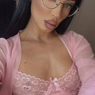 Model - VictoriaLane joi