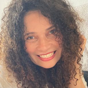 Model - BrianaCoti crespa