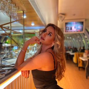 Model - ViXXXie analplug