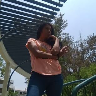 Model - PenelopeLovely PERUVIAN