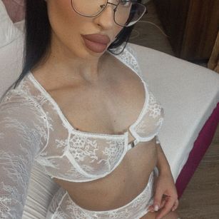 Model - VictoriaLane bigass