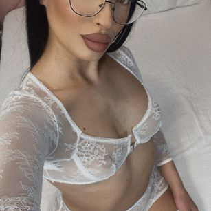 Model - VictoriaLane cei