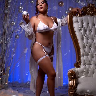 Model - Kasandra Hale heels