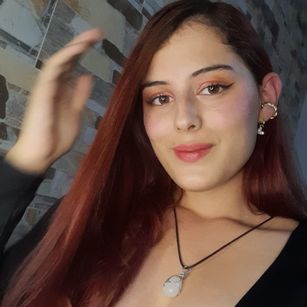 Model - CloeSweet striptease