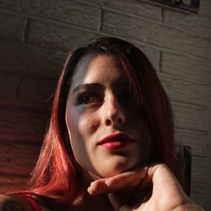 Model - CloeSweet striptease