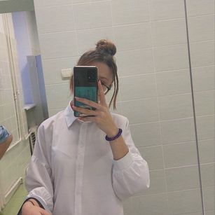 Model - Olivia young