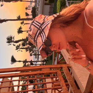 Model - Amberseyes Bigass