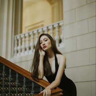 Model - Nicki bigboobs