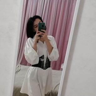 Model - LucyGoldi ass