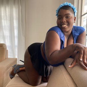 Model - Laura Wills bignipples