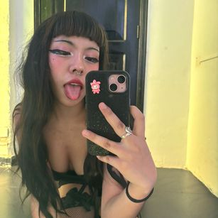 Model - katia kitty dildo