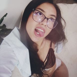 Model - CataleyaRicci striptease