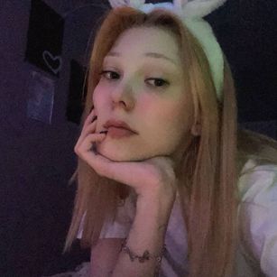 Model - Mia stockings