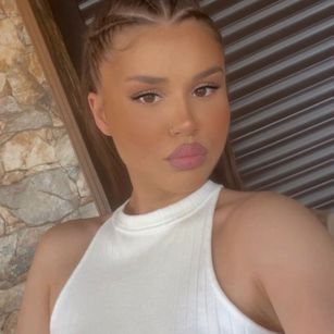 Model - LARRA bigass