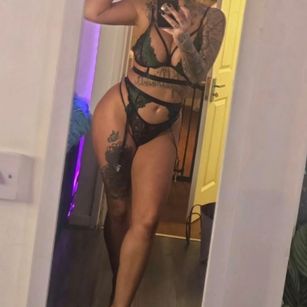 Model - Phoenix knight Girlfriend