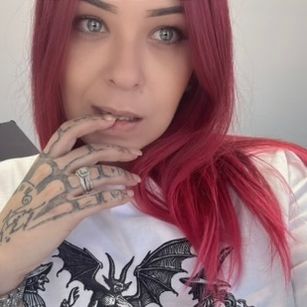 Model - Vivian Sweets milf