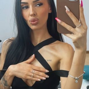 Model - AngeliqueTess milf