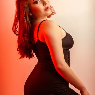 Model - Scarleth R Tease