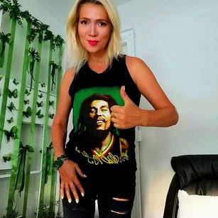 Model - Luna bigtits