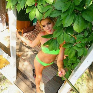 Model - Luna blowjob