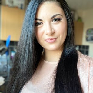 Model - KinkyZarah Masturbationenc