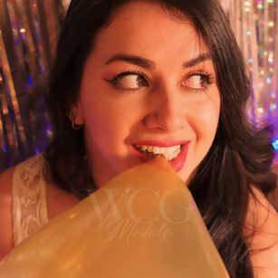 Model - Kim Kalifa blowjob