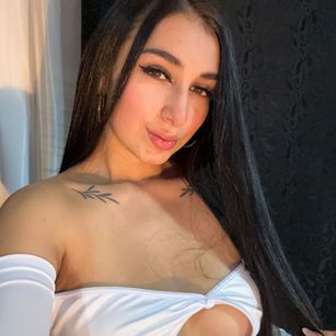 Model - EmilyRosse11 latina