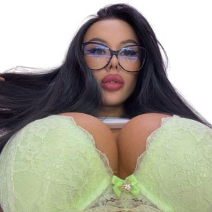 Model - kimberry latex