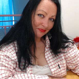 Model - BruneteBBW Brunete