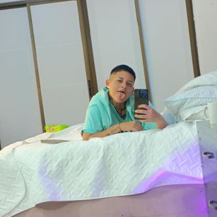 Model - kenny STAR HOT BIGASS