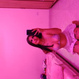 Model - anghel deepthroat