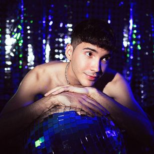 Model - Poollparty juicy