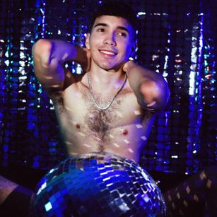 Model - Poollparty roleplay