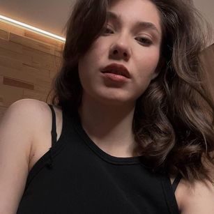 Model - CarolineTodd 18