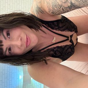 Model - Eva Rose tattoos