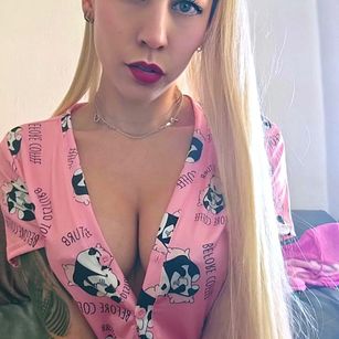 Model - Dark princess pornstar