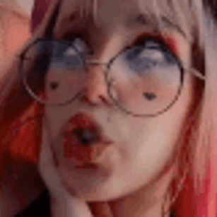 Model - ludovica squirt