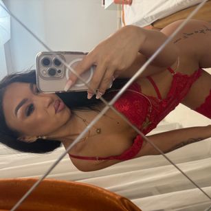 Model - Playful Lexie play