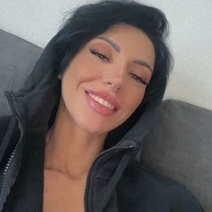 Model - Judith natural