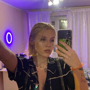 Model - Cassie Cat blowjob