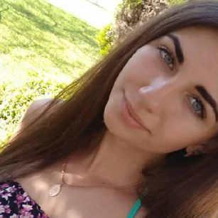 Model - Delvina cute