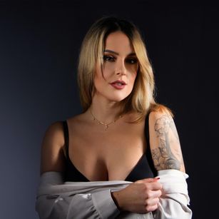 Model - Molly highheels