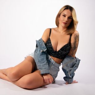 Model - Molly fetish