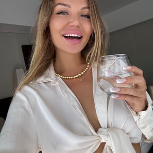 Model - Emma MoonGirl dominance