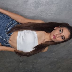 Model - LanaCalvert joi