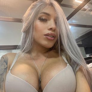 Model - evelyn valeria pena bigass