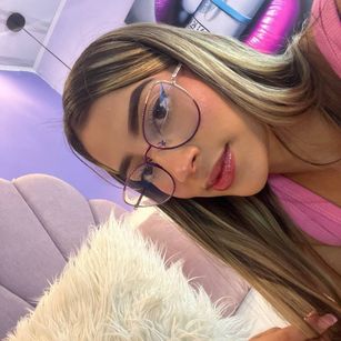 Model - issabela Gonzalez latina