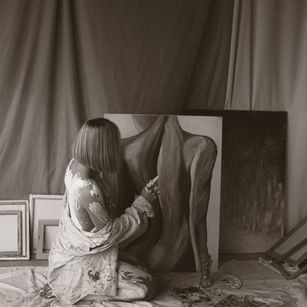 Model - AmelyDragons tits